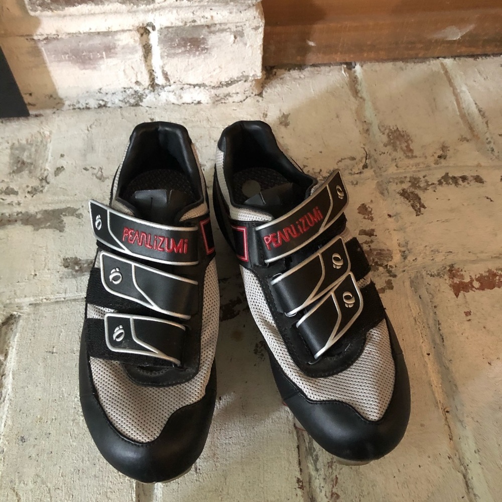 Pearl Izumi Black and Gray Women's Cycling/ Athletic Shoes